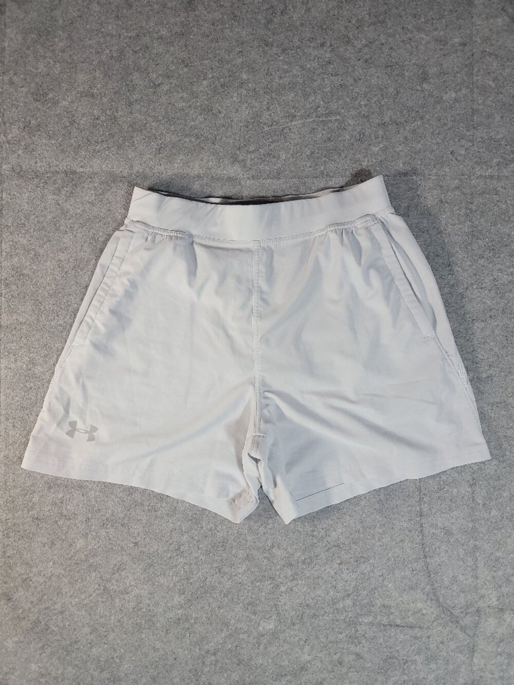 Under Armour HeatGear Lined Running Shorts Light Grey Mens Medium